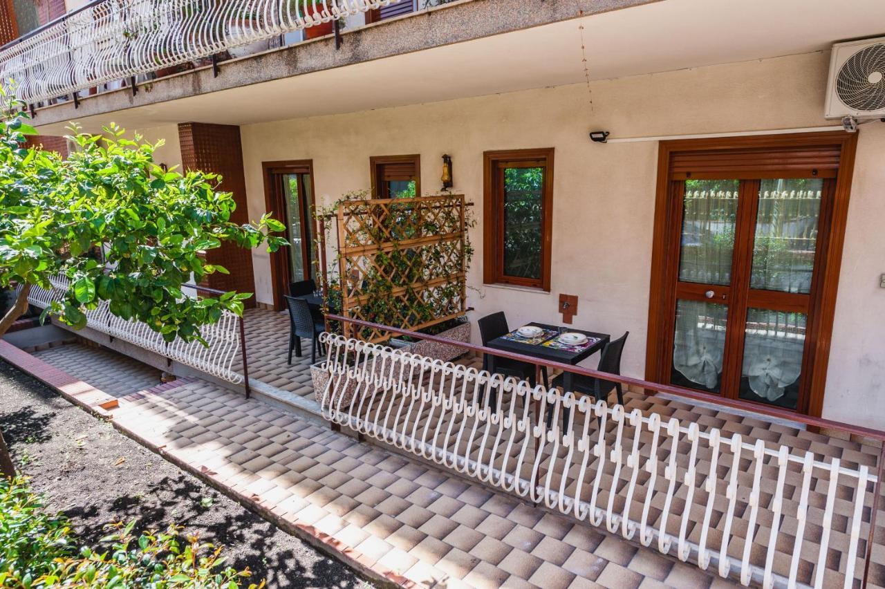 Lemon Tree Apartments By Wonderful Italy Giardini Naxos Exterior foto